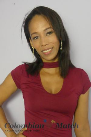 158653 - Yenny Age: 45 - Colombia