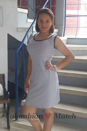 166406 - Andrea Age: 48 - Colombia