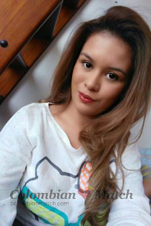 171719 - Laura Age: 31 - Colombia