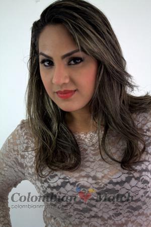 176813 - Kerli Age: 38 - Colombia