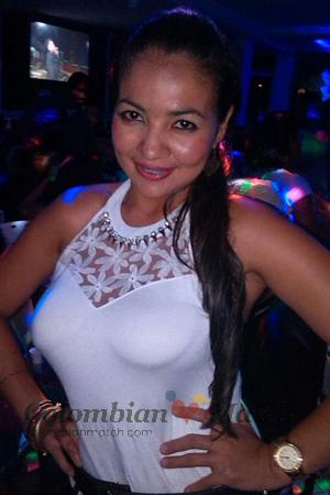 176819 - Laura Age: 39 - Colombia