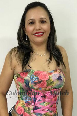 182238 - Yuri Age: 42 - Colombia