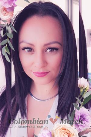 195143 - Alejandra Age: 41 - Costa Rica