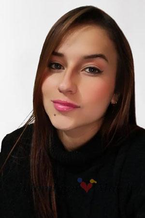 201718 - Holly Age: 30 - Colombia