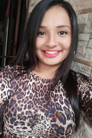 204021 - Tavy Age: 25 - Costa Rica