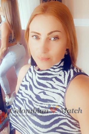 204172 - Laura Age: 46 - Costa Rica