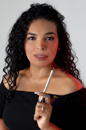 204565 - Nelfi Age: 36 - Colombia
