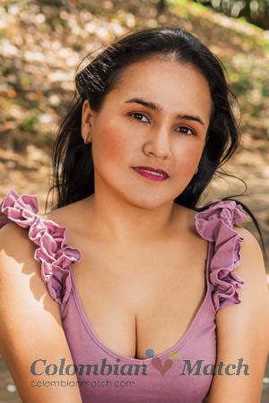 207749 - Alejandra Age: 39 - Colombia