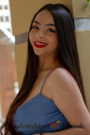 210289 - Laura Age: 26 - Colombia