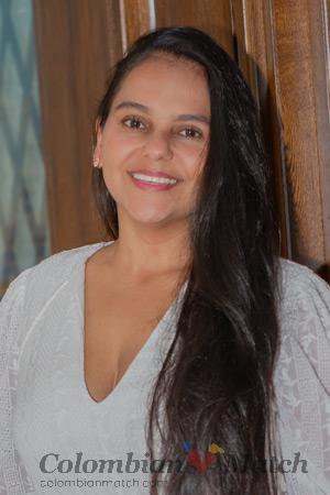 212053 - Fernanda Age: 38 - Colombia