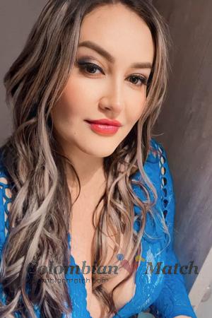 215143 - Yuri Age: 42 - Colombia