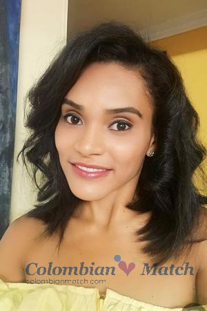 215144 - Yanaika Age: 33 - Colombia