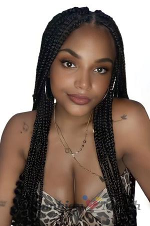 215374 - Yineth Age: 29 - Colombia