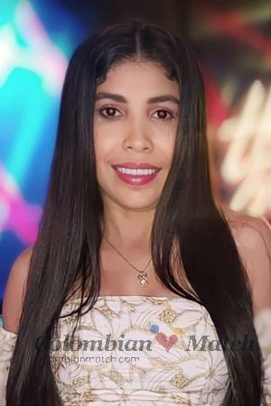 215546 - Beatriz Age: 30 - Colombia