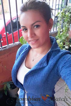 223464 - Laura Age: 36 - Costa Rica