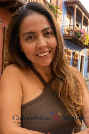 227430 - Karol Age: 43 - Colombia