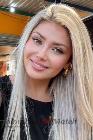 Colombian Dating - find and fall in love with women from Latin America